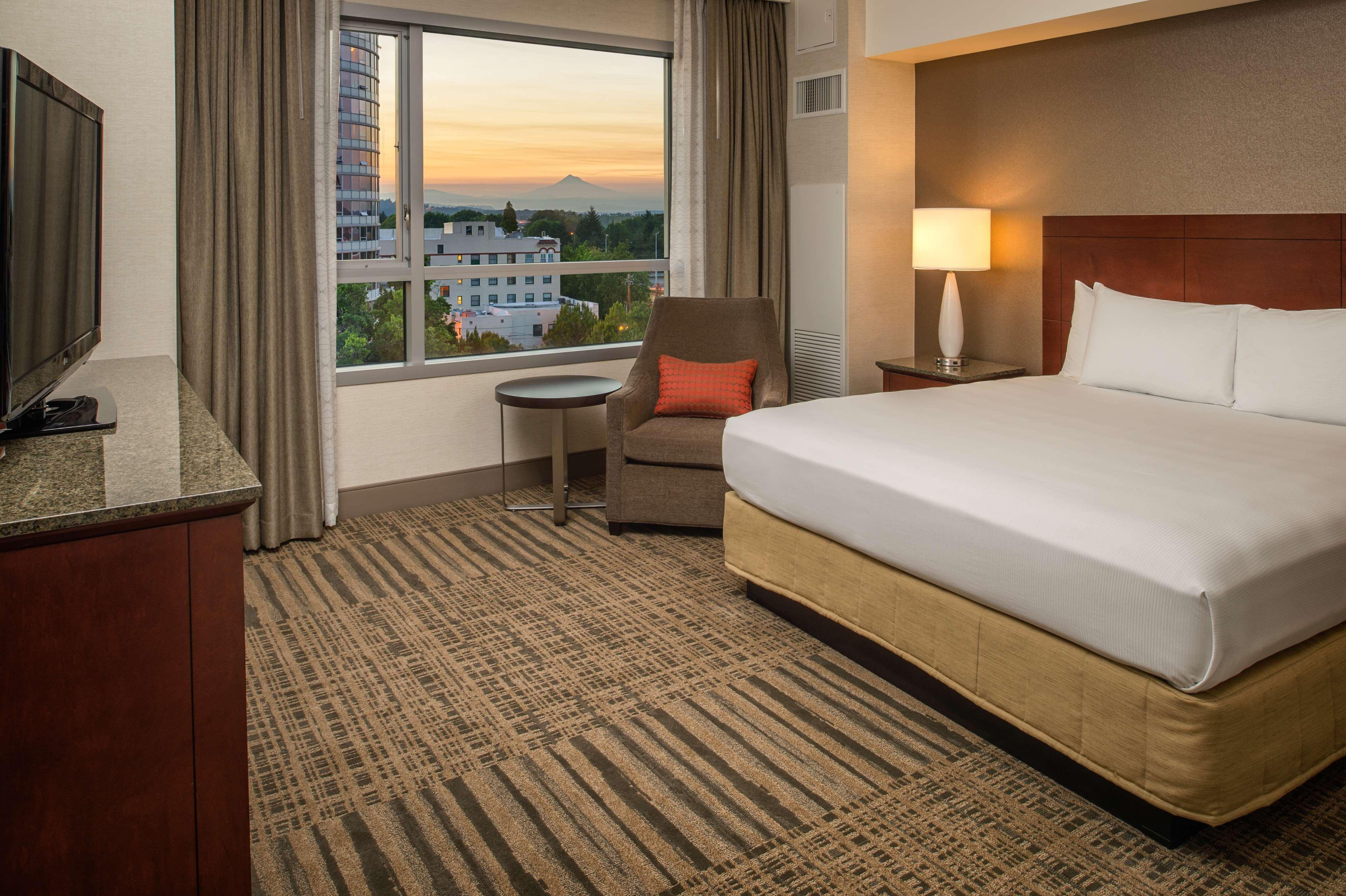 Hilton Vancouver Washington Exterior photo