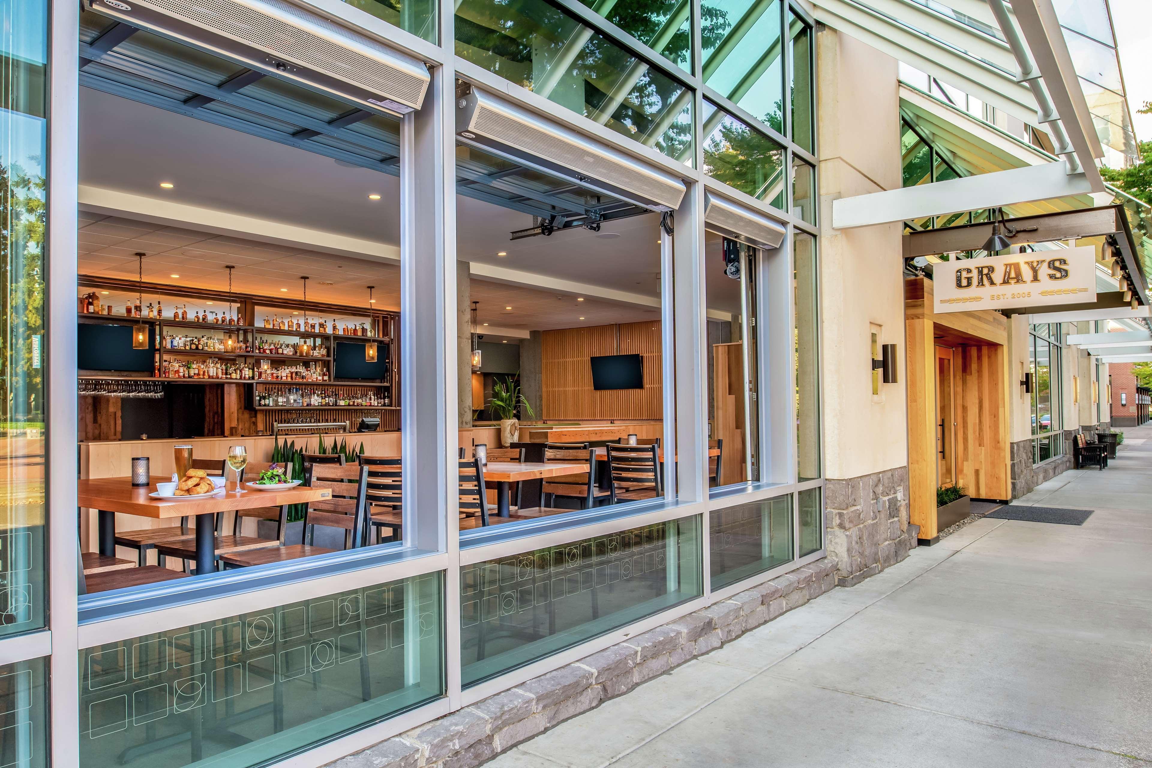 Hilton Vancouver Washington Exterior photo
