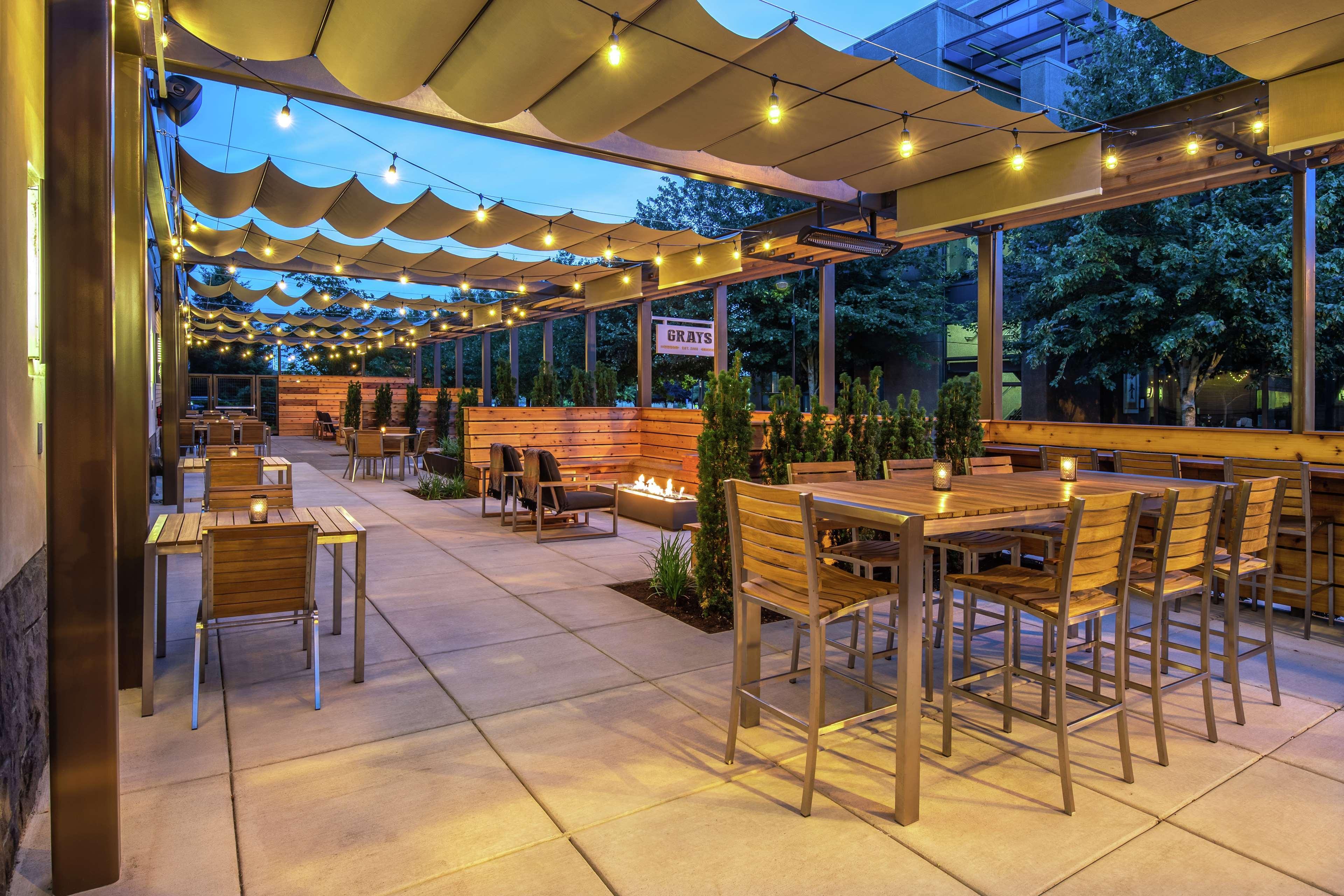 Hilton Vancouver Washington Exterior photo