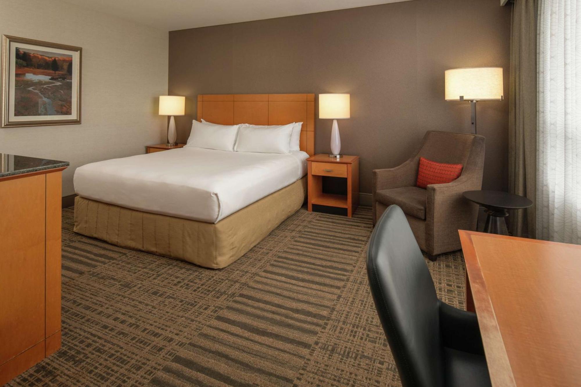 Hilton Vancouver Washington Exterior photo